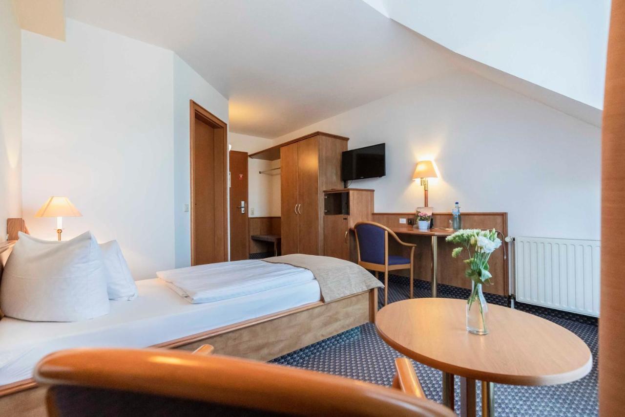 Hotel Markgraf Lehnin Exteriör bild
