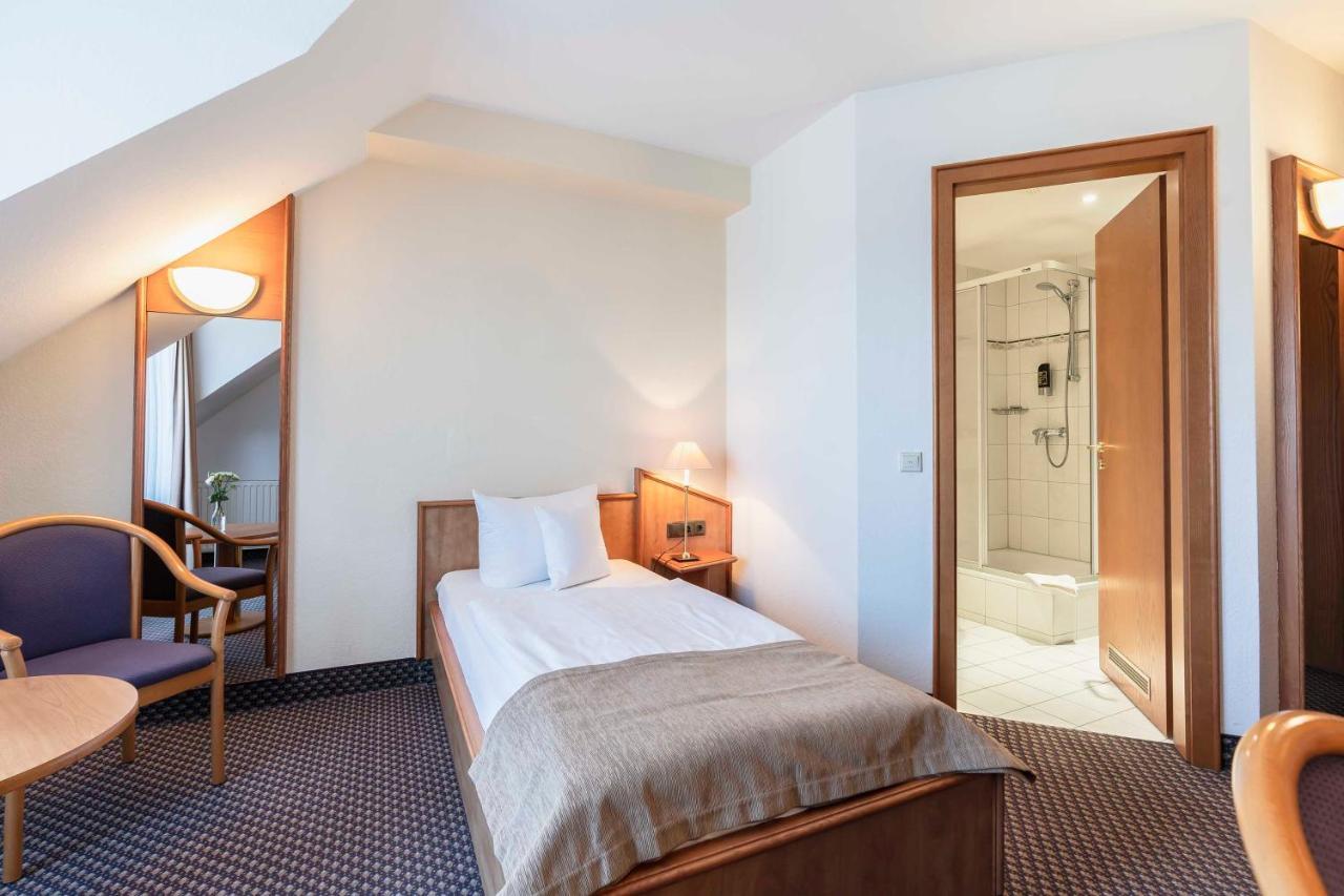 Hotel Markgraf Lehnin Exteriör bild