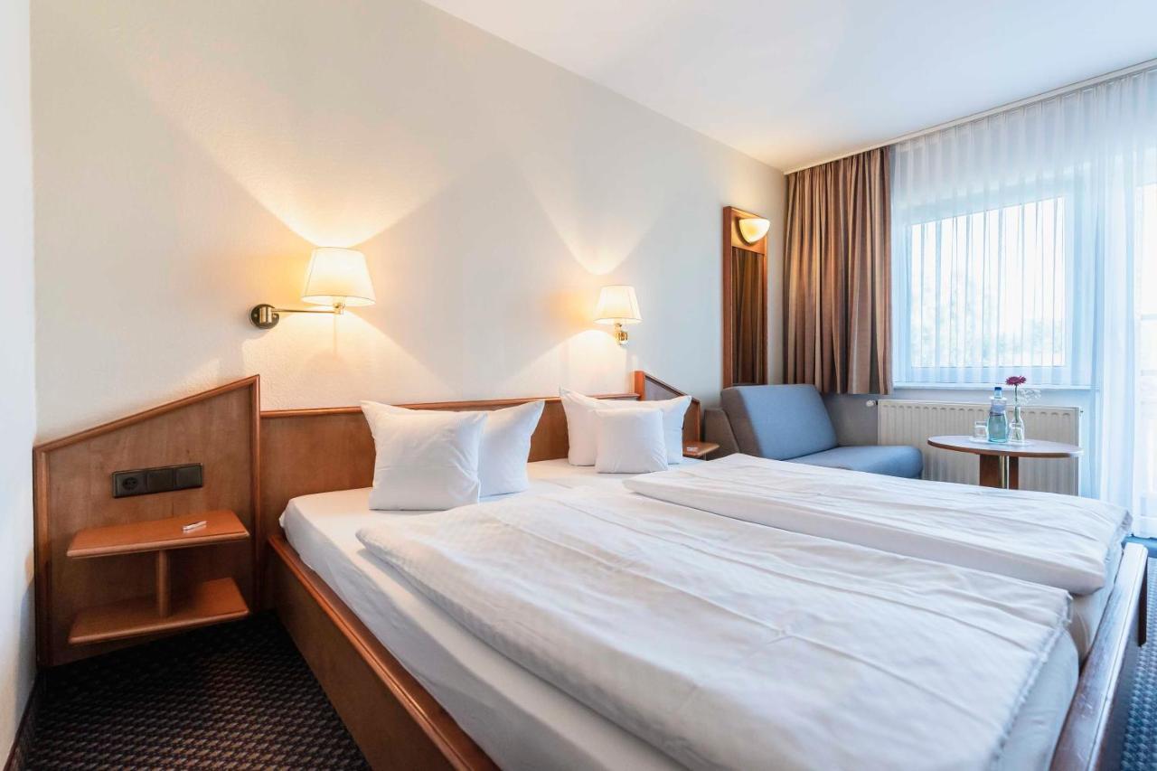 Hotel Markgraf Lehnin Exteriör bild
